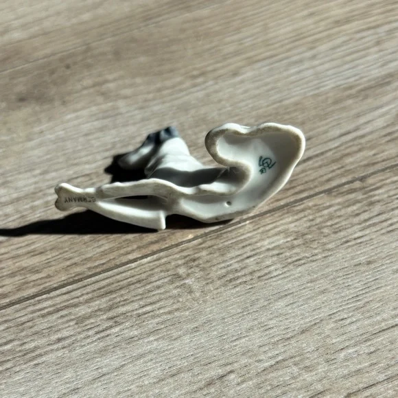 Charming Gray and White Dog Figurine - Picture 2 of 3